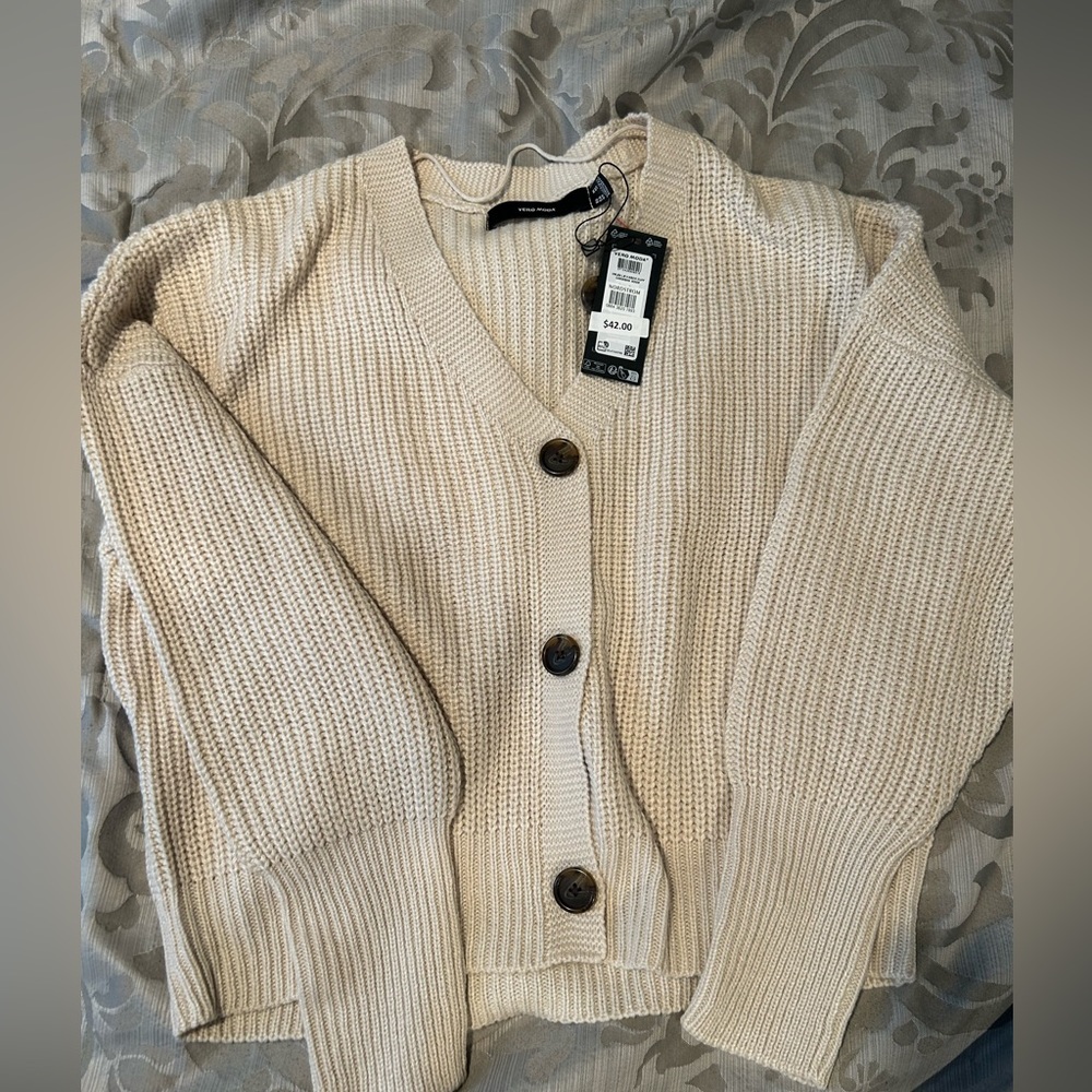 Oversized crop sweater